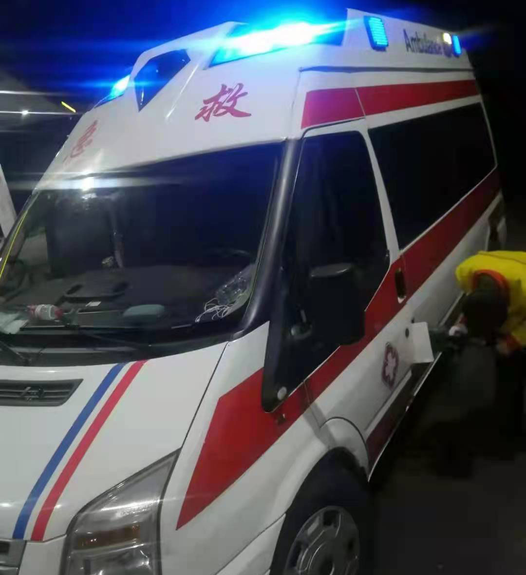 郴州市专业救护车出租